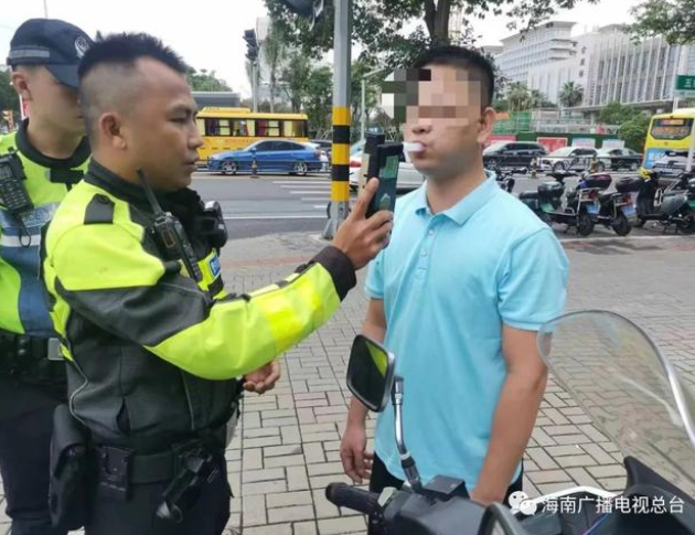 酒精測試儀多少算酒駕，睡醒≠酒醒！海口交警持續嚴查隔夜酒駕！