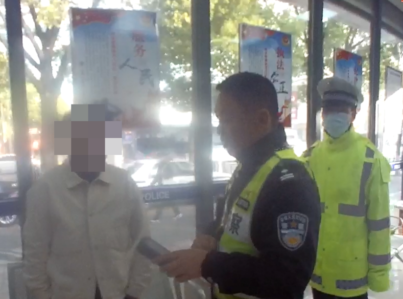 醉酒駕駛半路睡著，這樣開車很“刑”