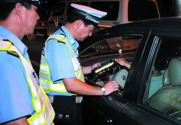 酒精測試儀多少算酒駕，呼氣酒精測試儀多少算酒駕