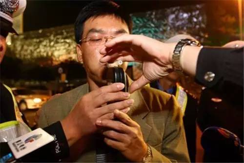 酒精測試儀逃避方法管用嗎，如何躲避交警查酒駕？