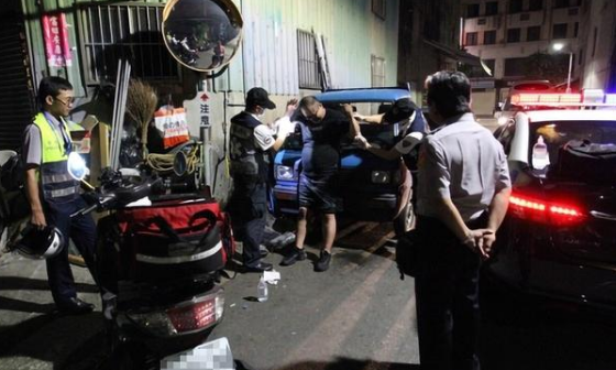 男子酒后催吐兼灌水，依然敗給酒精檢測儀，科學(xué)方法教你怎樣做！